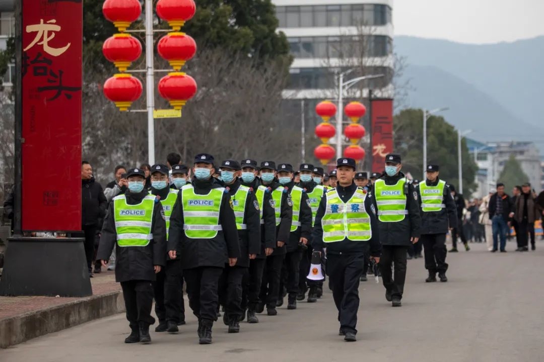 二月二，龙抬头，你看灯，我看你！美翻了的灯会，熟悉的味道回来了！